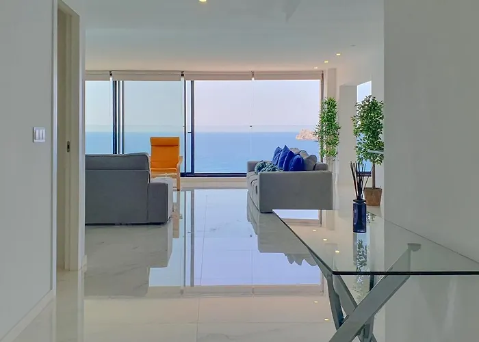 Vistas Al Mar Playa Levante * بينايدورم